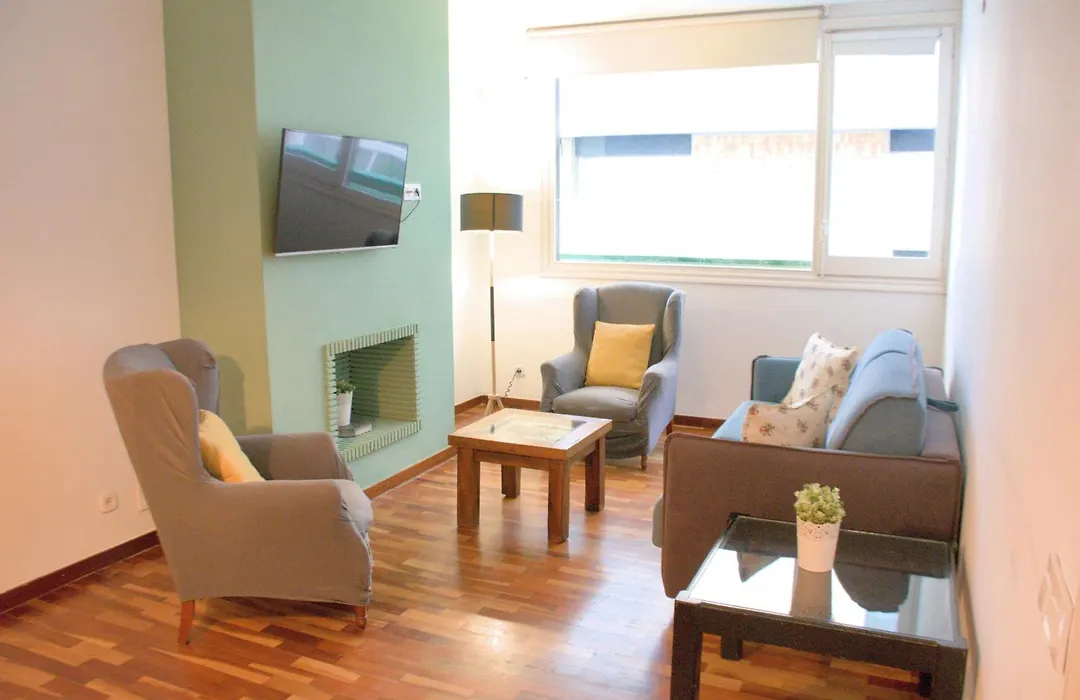 Sweet Bcn Three Bedroom Apartment-1