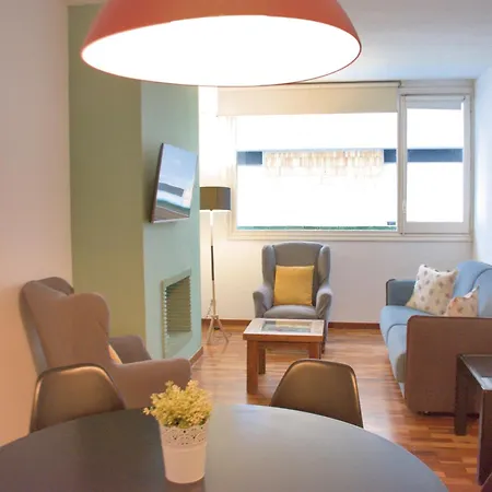 Sweet Bcn Three Bedroom Apartment-2
